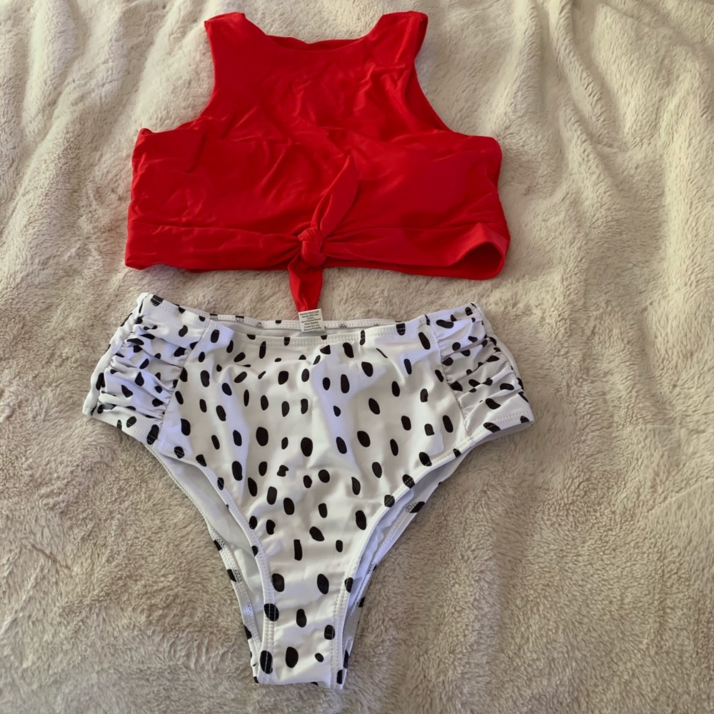 Never worn - cute high waisted bathing suit